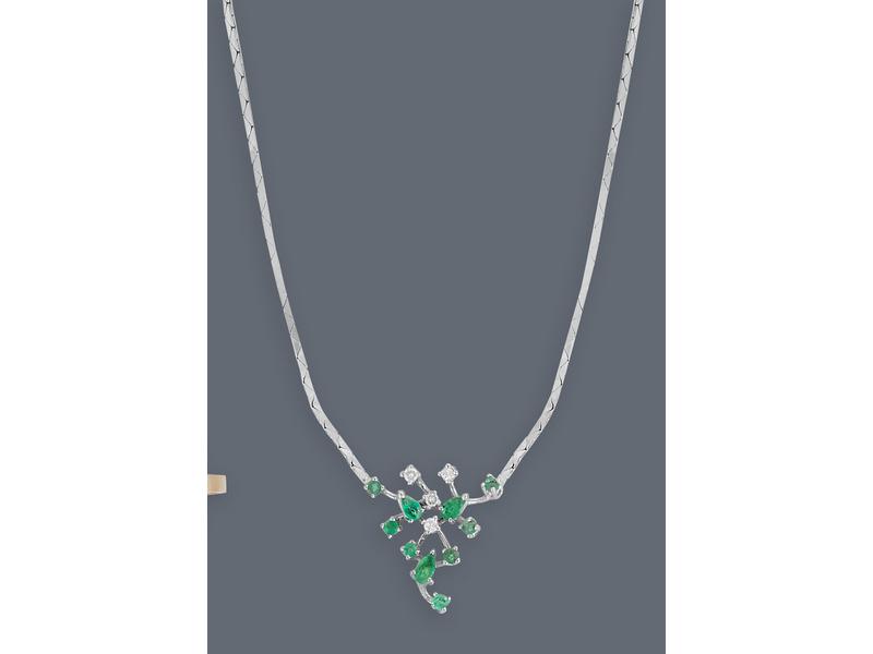 COLLIER en or gris (750) à motif central...