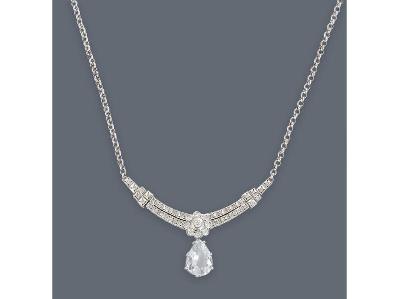 COLLIER en or gris (750), la chaîne retenant...