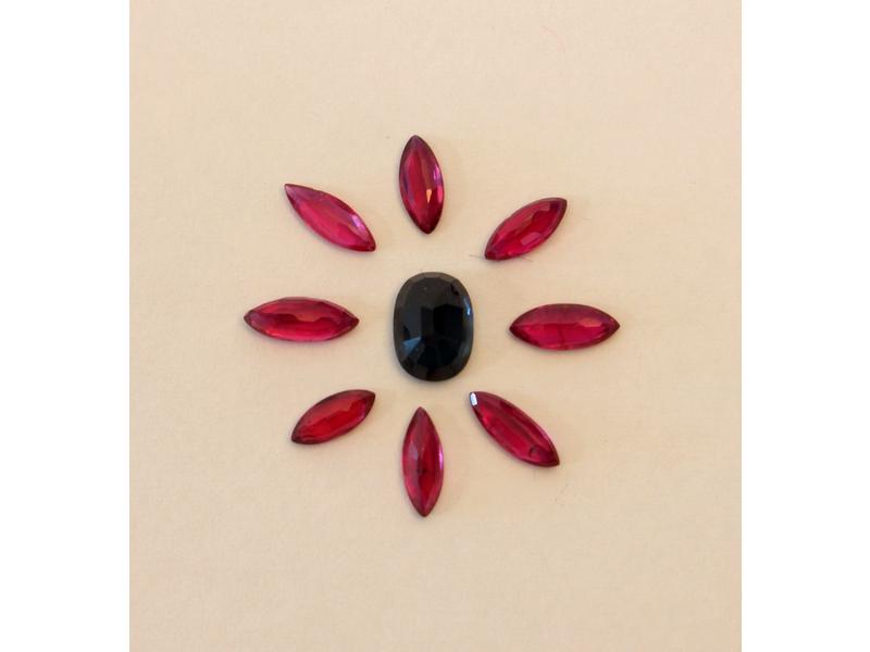 NEUF PIERRES naturelles, comprenant un saphir...