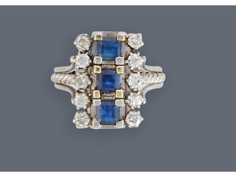 BAGUE rectangulaire en or gris (750) sertie...