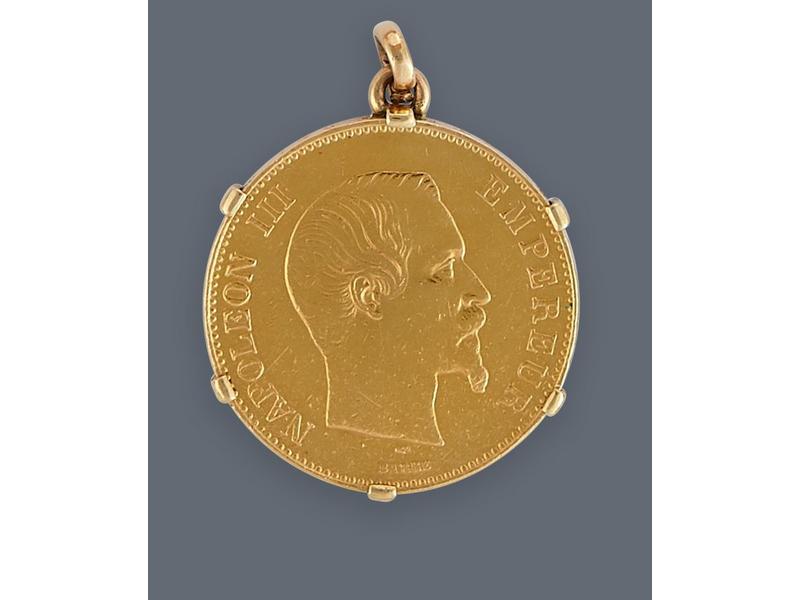 100 Fr or Napoléon, dans une monture pendentif...