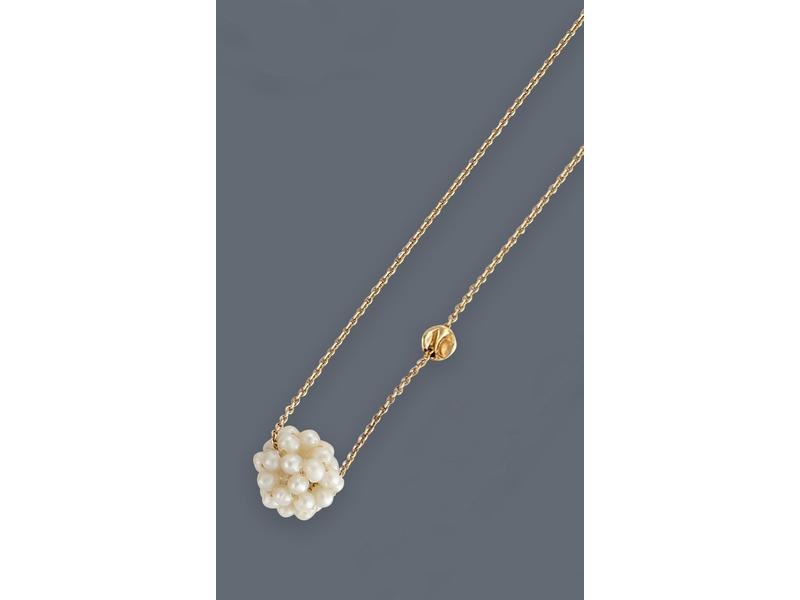 COLLIER formée d'une chaîne en or jaune (750),...