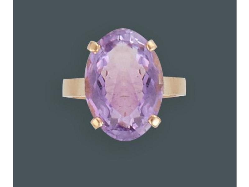 BAGUE en or jaune (750) ornée d'une amethyste...
