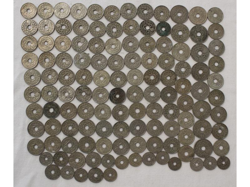 LOT DE PIECES en cupro-nickel:
