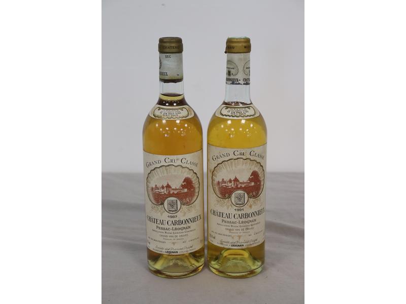 2 Blles CH. CARBONNIEUX Graves GCC blanc...