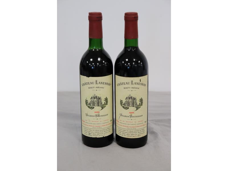 2 Blles CH. LANESSAN Haut-Médoc 1985.