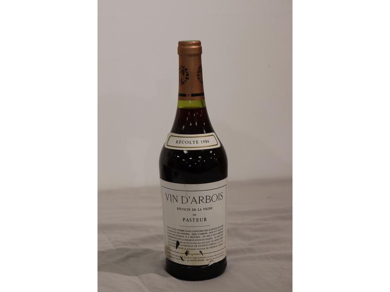 1 Blle VIN D'ARBOIS mise H. Maire 1986