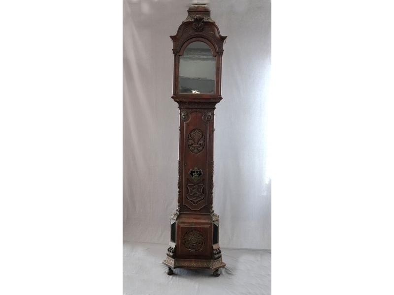 CAISSE D’HORLOGE DE PARQUET en chêne et placage...