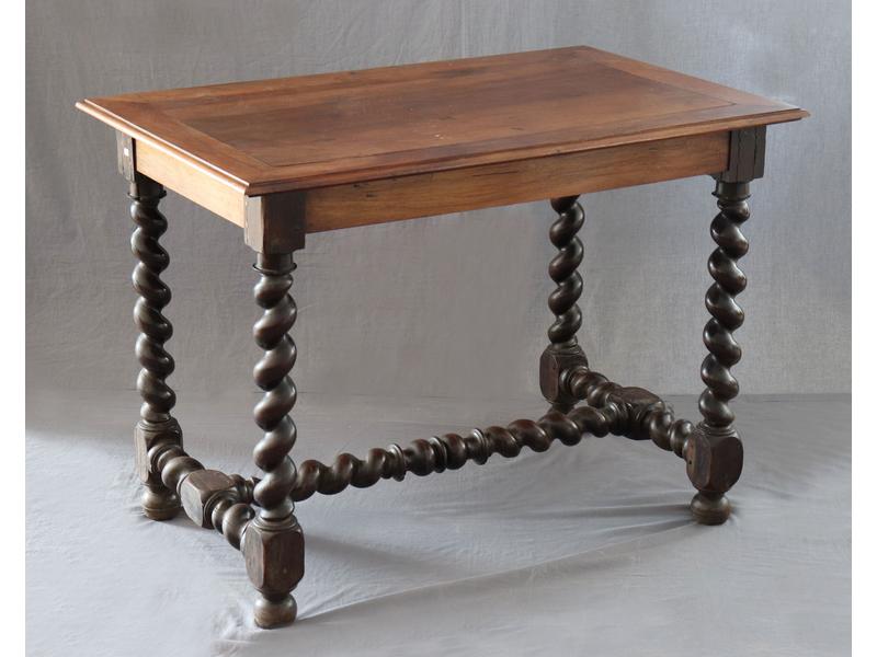 TABLE rectangulaire à plateau en noyer et...