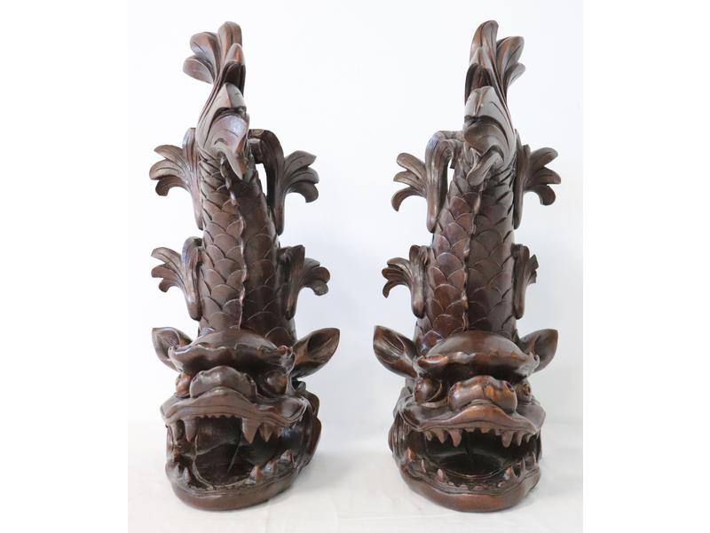 PAIRE DE DRAGONS la queue dressée