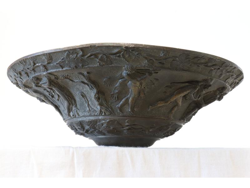 COUPE D'ATHÉNIENNE (?) en bronze ciselé à...