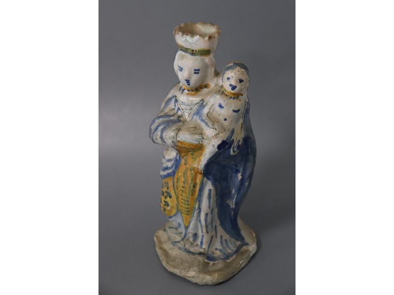 VIERGE D'ACCOUCHEE en faïence émaillée p...