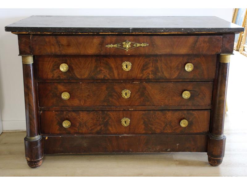 COMMODE rectangulaire en acajou et placage...