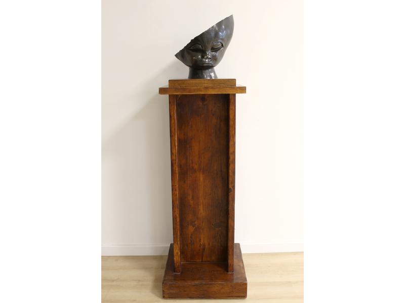 GAINE en bois naturel supportant une sculpture...