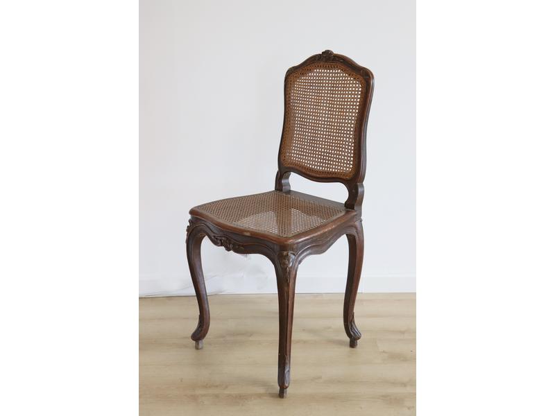CHAISE à dossier plat et assise cannés, en...