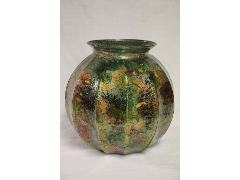 VASE boule à pans coupés en verre doublé...