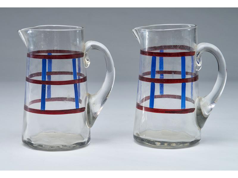 PAIRE DE CARAFES en verre modèle "Béarn"...
