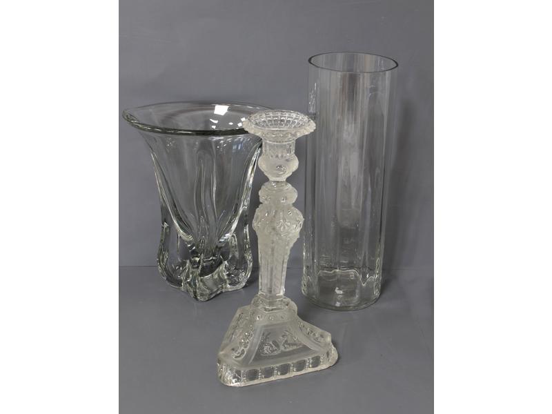 VASE de forme navette en cristal à base à...