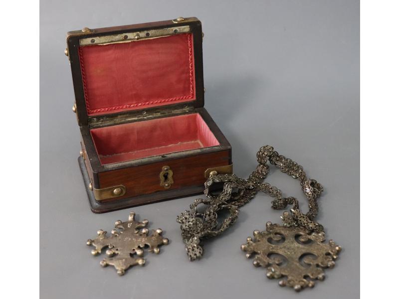 DEUX PENDENTIFS CROIX orthodoxes en bronze...