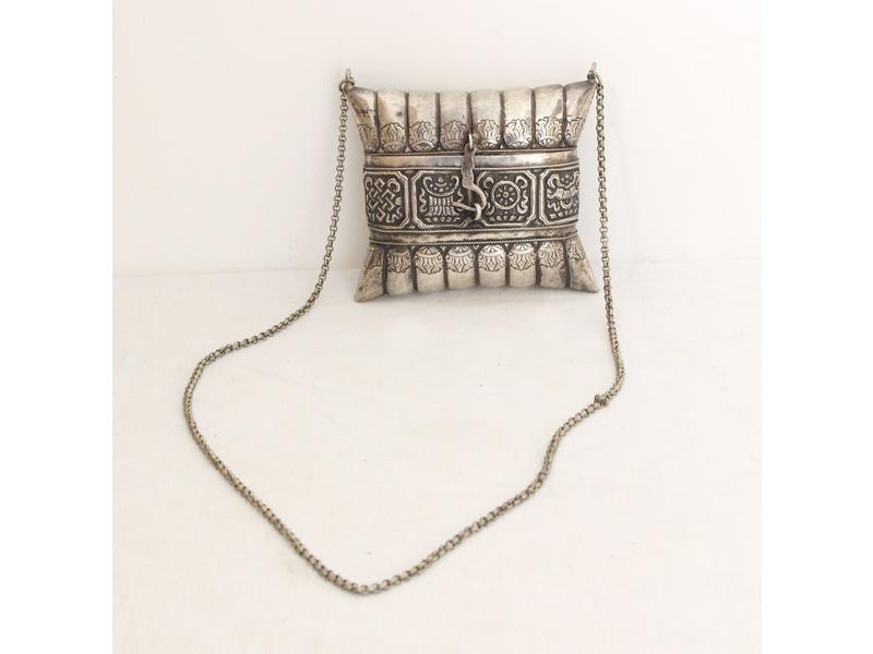 PETIT SAC à bandoulière en chaîne, en argent,...