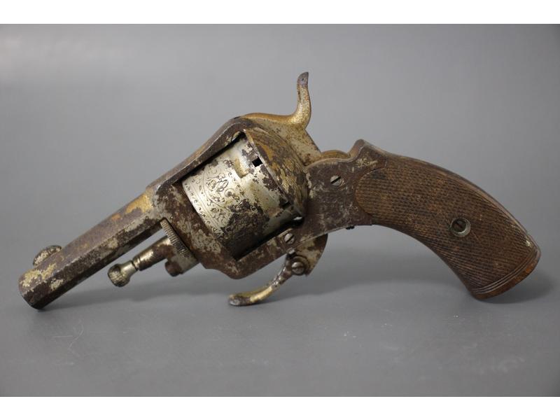 REVOLVER à broche type Lefaucheux, plaquettes...