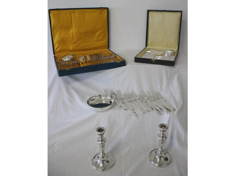 LOT DE METAL ARGENTE comprenant: