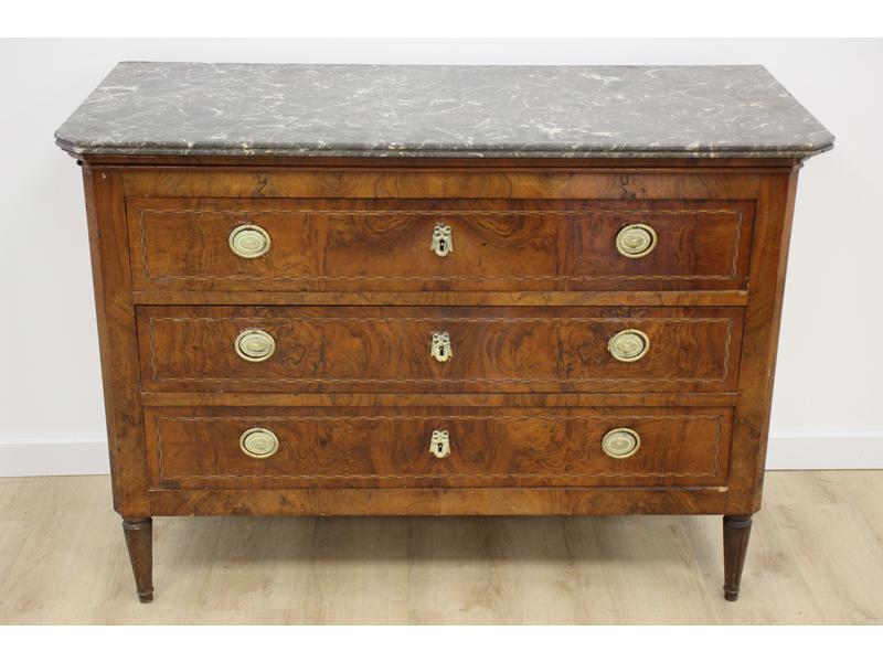 COMMODE rectangulaire en placage de noyer,...