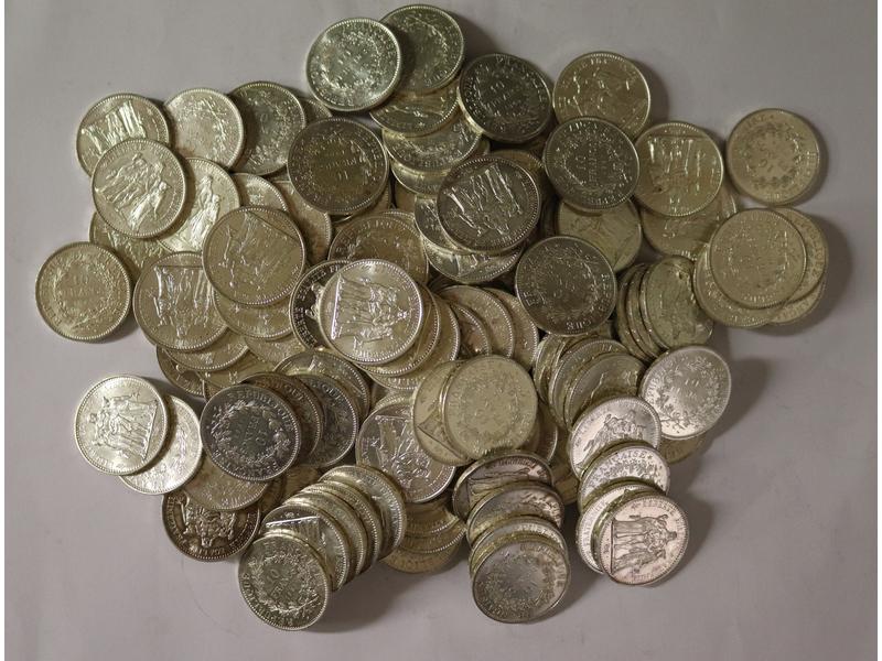 370 PIECES DE 10 Fr Hercule en argent. Poids...