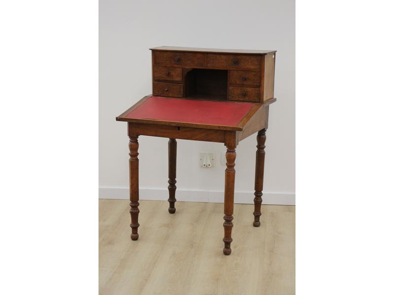 PETIT BUREAU à gradin en placage de bois...