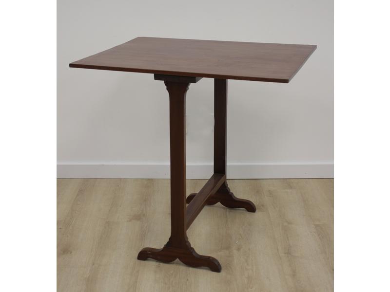 TABLE carrée à plateau basculant en bois...