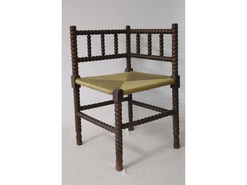 FAUTEUIL D'ANGLE en bois tourné en chapelet,...