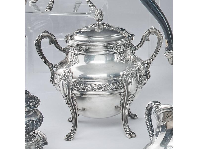 SUCRIER couvert en argent de forme balustre...