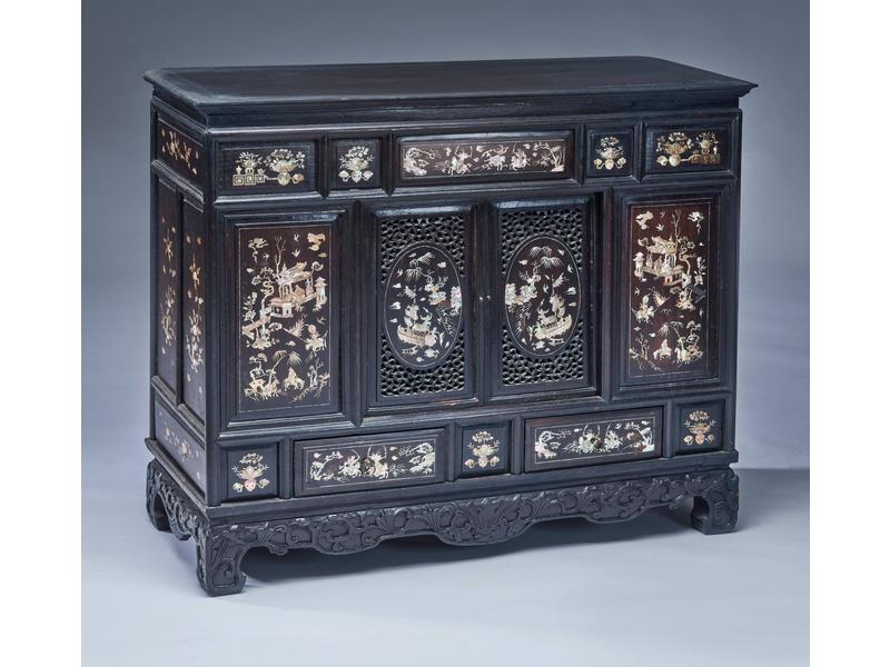 MEUBLE BAS rectangulaire formant cabinet...