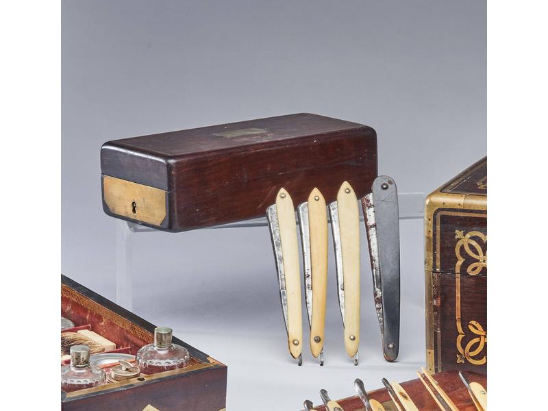 COFFRET DE TOILETTE d'homme rectangulaire...