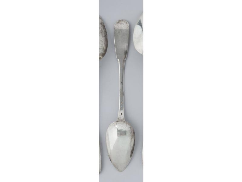 CUILLERE A RAGOUT en argent uni.