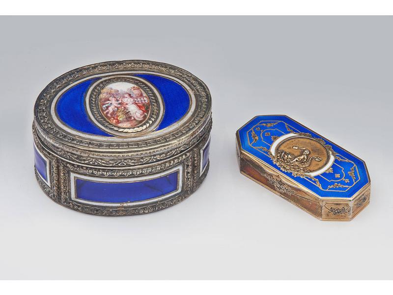 BOÎTE A PILLULE ovale émaillée bleu roi et...