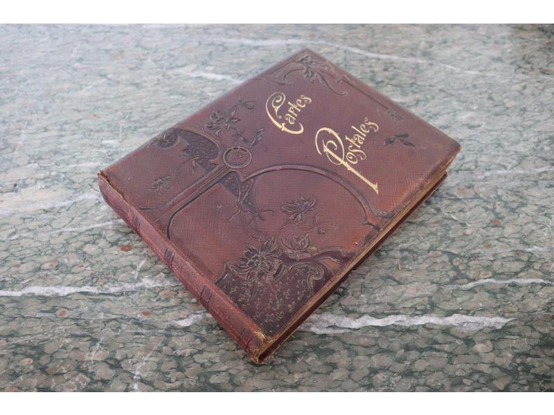 CARTES POSTALES: Album in-4 oblong plein...