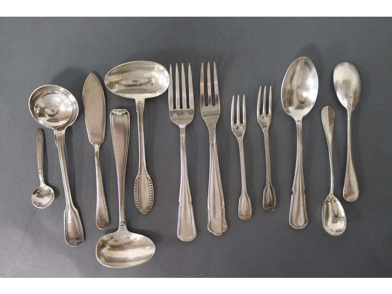 DIVERS PETITS COUVERTS principalement en...