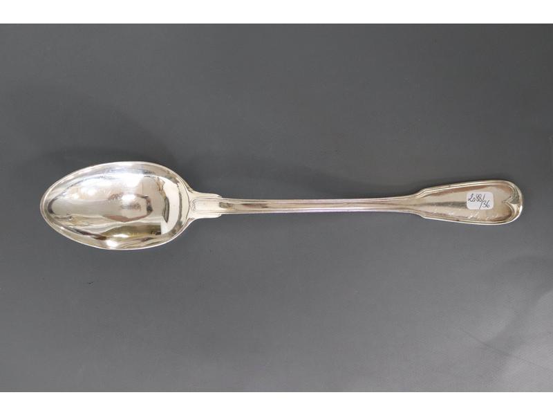 GRANDE CUILLERE en argent uni modèle à filet....