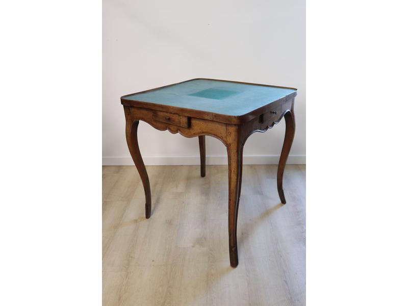 TABLE A JEUX en bois naturel, le plateau...
