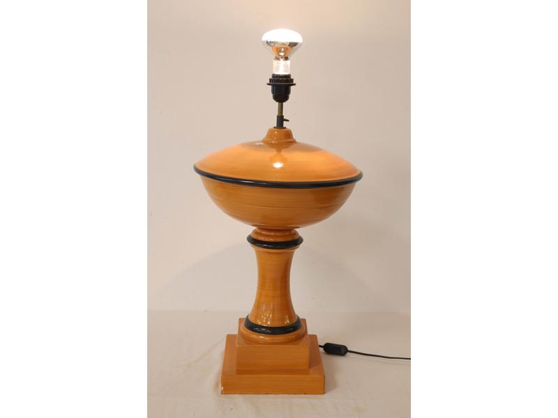 GRANDE LAMPE à piétement en faïence émaillée...