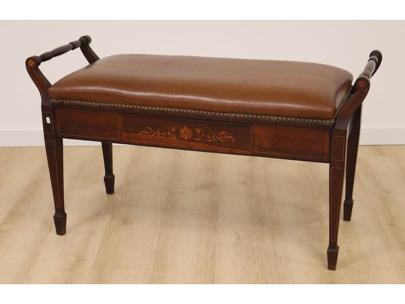 BANQUETTE DE PIANO en placage de palissandre,...