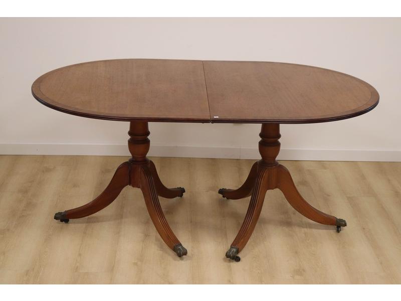 TABLE OVALE DE SALLE A MANGER en acajou et...