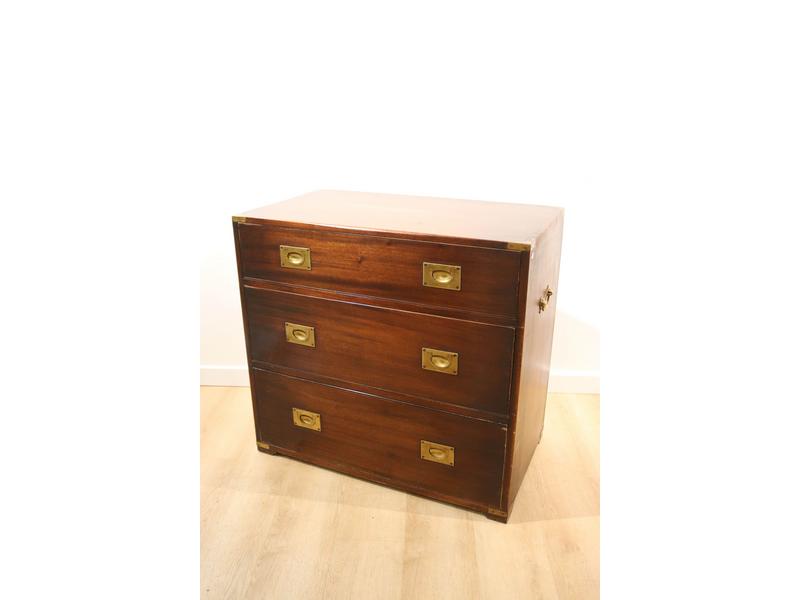 PETITE COMMODE DITE DE BATEAU de forme rectangulaire...