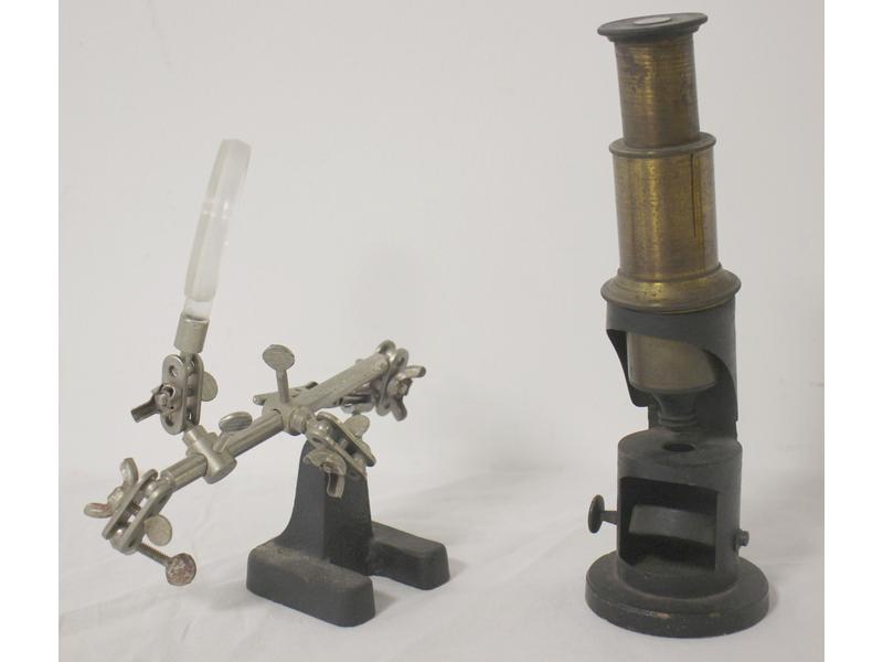 MICROSCOPE et LOUPE DE TABLE