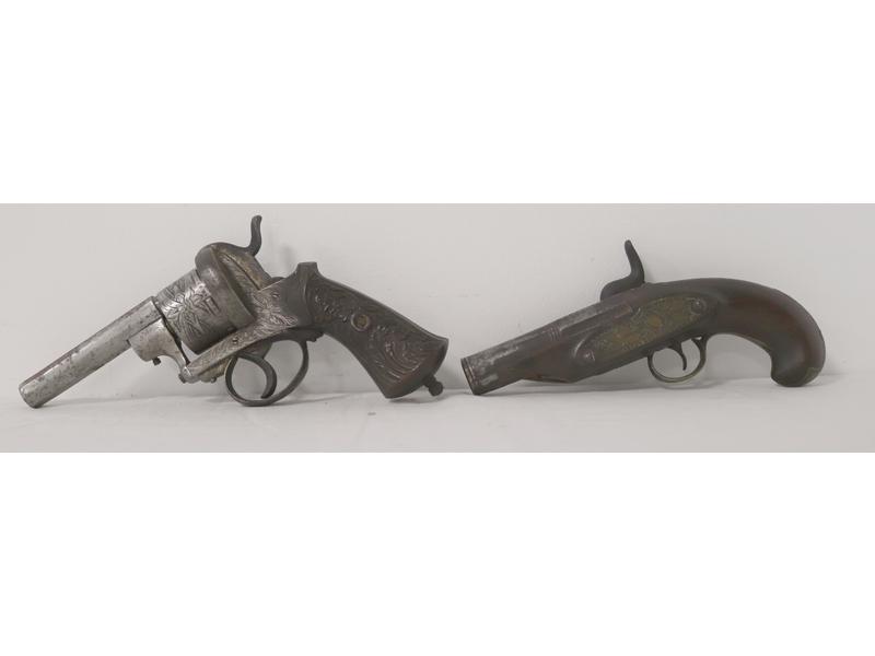 PISTOLET à silex à un canon, crosse en a...