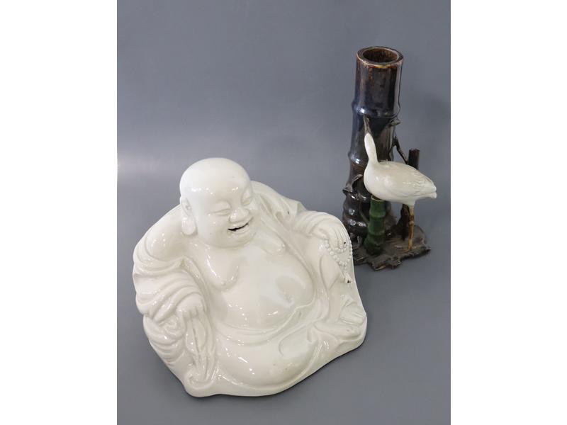 BOUDDHA assis la bouche ouverte en porcelaine...