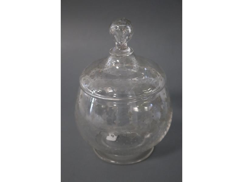 FLACON DE TOILETTE couvert de forme boule...