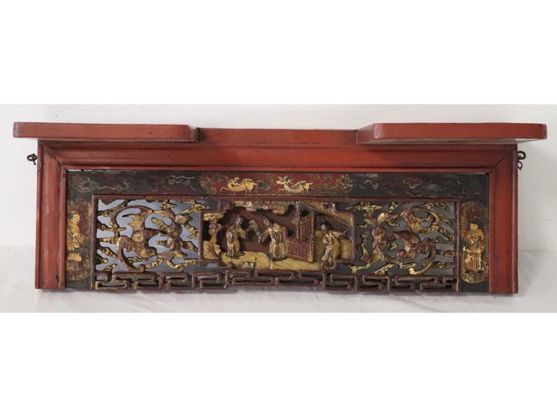 ETAGÈRE D'APPLIQUE en bois laqué rouge à...