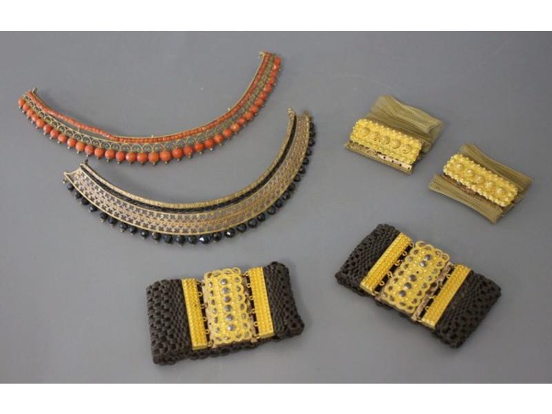 LOT DE BIJOUX du XIXe siècle comprenant: